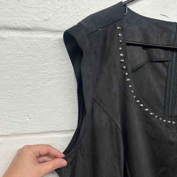 Torrid 4X Black Faux Suede Peplum Tank Studded Scoop Neck Boho Dark Feminine NWT - Picture 5 of 7